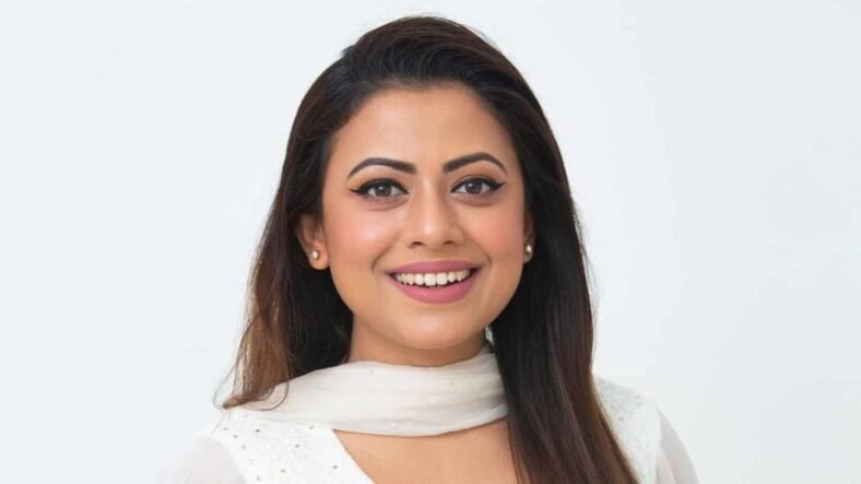 How To Whiten Teeth How to whiten teeth? You can whiten your teeth at home or at dentists office