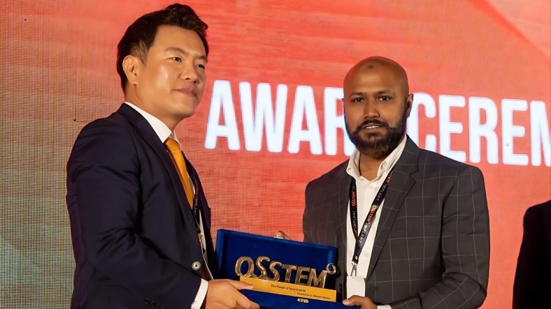 Best dentist in Banani Dr. Shihabur Rahman presenting at an international congress about Digital dentistry