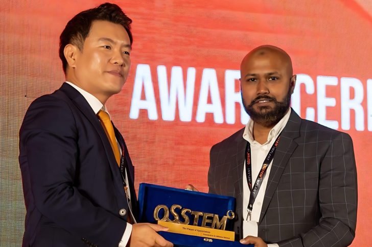 Dr. Shihabur Rahman presenting at an international congress about Digital dentistry